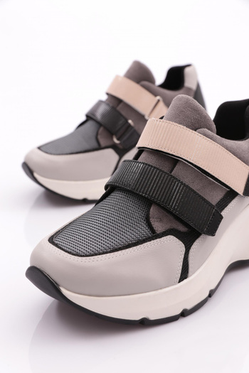 DGN 62169 Kadin Cirtli Spor Ayakkabı