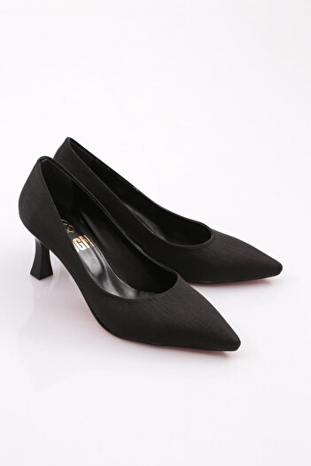 DGN Pointed Toe Low-Cut Heeled Shoes Black Nova Satin 43121029