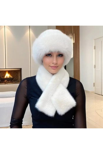 BALIENTE Ecru Faux Fur Plush Neck Collar & Heart Hat Set of 2