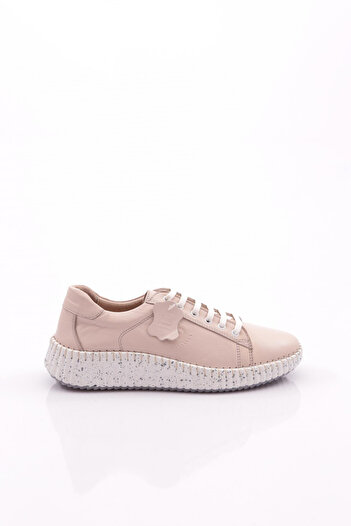 DGN P59 Women's Lace-Up Sneakers
