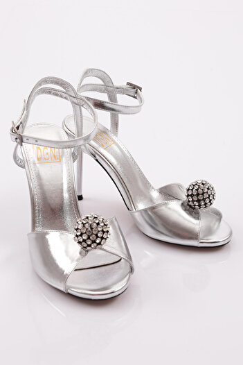 DGN 3107 Model Stone Globe Detailed Women's Heeled Shoes