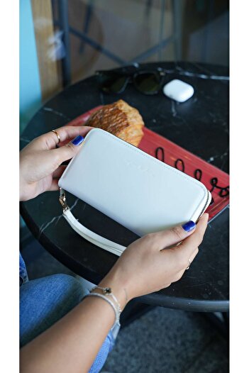 Crew Leather Belgrade Women's Wallet - with Hand Strap - Portfolio Wallet