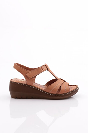 DGN Women's Heeled Shoes 211735106