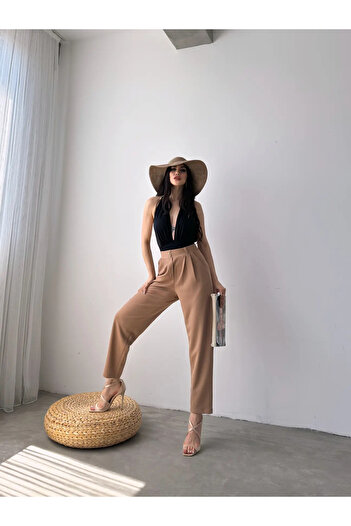 Fav Style Women's Carrot Trousers with High Waist and Pleat Detail - Double Pocket, Camel