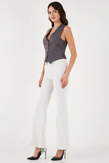 Lela Fitted Fit Buttoned V-Neck Buttoned Vest 6696796