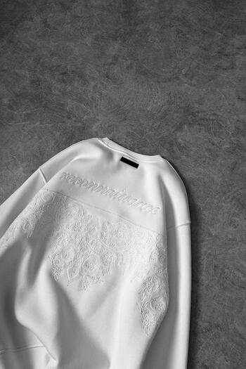 Slatra Men's White Reconnaissance Embroidery Detail Crew Neck Oversize Sweatshirt
