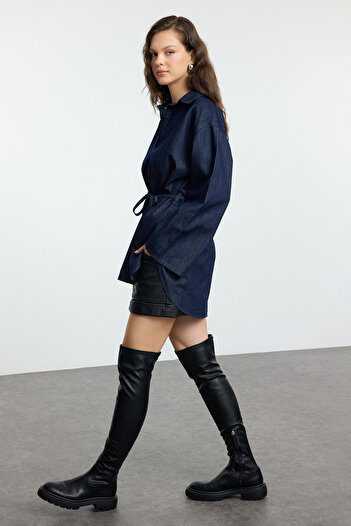 Trendyol Collection Tmavě modrá oversize džínová košile na zavazování Twoaw25Go00082