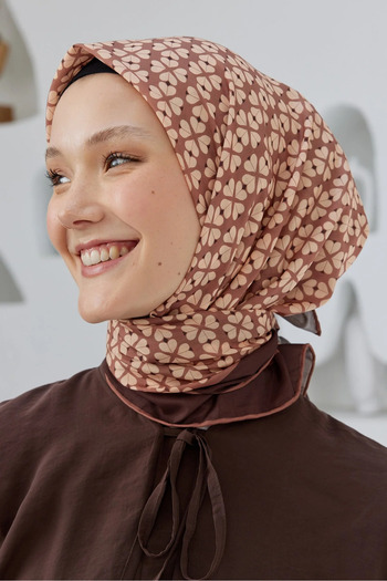 Emproyal Proline Clover Patterned Scarf
