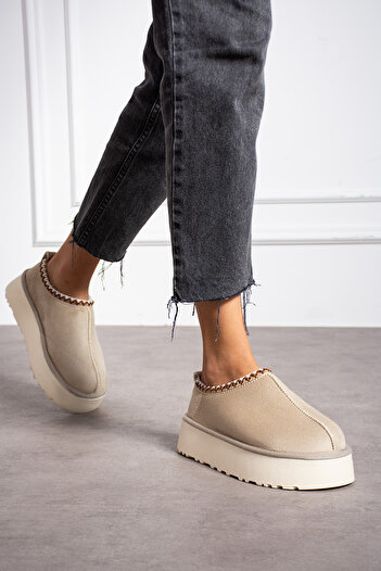 Victoria Shoes Γυναικεία παπούτσια Tazz Beige Suede Seasonal Παντόφλες Μίνι παντόφλες με χνούδι μέσα