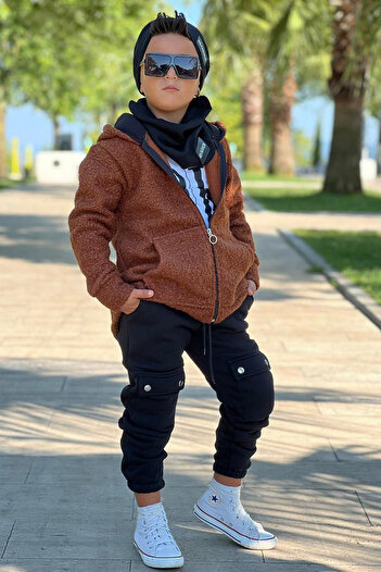 Riccotarz Boy's Arrow Letter Printed Sweatshirt Brown Plush Wool Jacket Combed Cotton Bottom Tracksuit Set