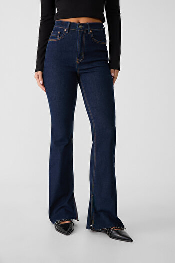 Stradivarius D74 Slit fit flared jeans