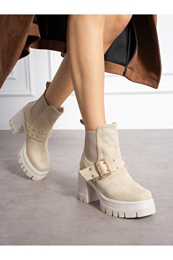 Alemdar Shoes Γυναικείες μπότες ALDENA Cream Suede με λεπτομέρεια με αγκράφα