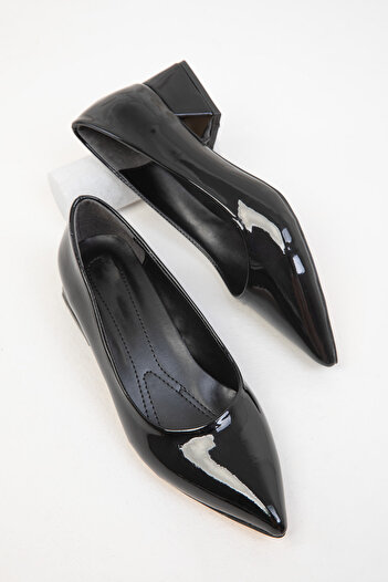 SOHO Black Patent Leather Women's Classic Heeled Shoes 18391