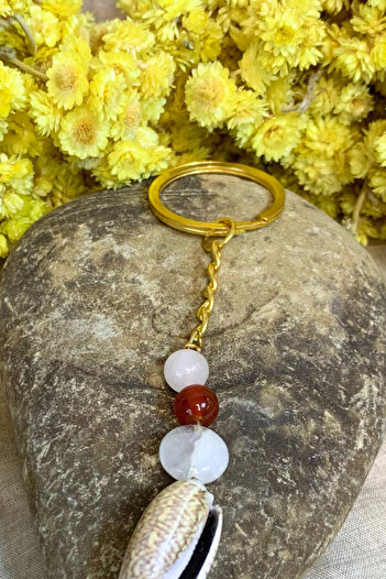 Uretti Handmade Natural Stone and Seashell Detailed Keychain - Coral / Pink Quartz / Amethyst