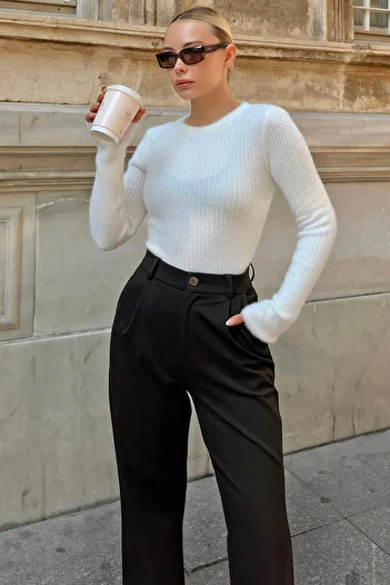 Swist Pulover crop de damă, alb, moale, cu gât crew, cu barbă subțire