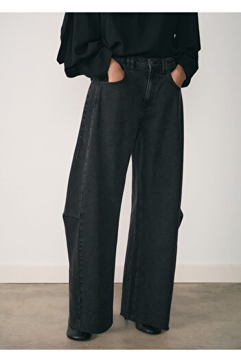 MANGO Woman Low Waisted Wideleg Loose Jeans