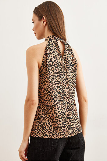 Olalook Camel Leopard Print - Geknöpfter Neckholder Damenbluse BLZ- 19002673