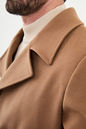 Mcr Pointed Collar Coat