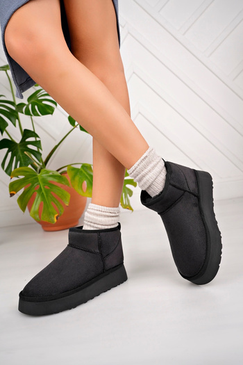 Freemax Guaranteed Black Mini Boots - Fur Inside, Light Sole