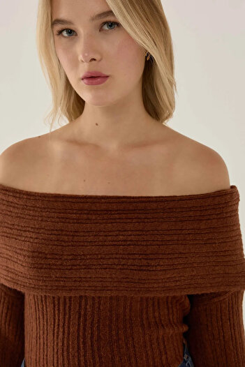 Hiccup Madonna Collar Knitwear Sweater