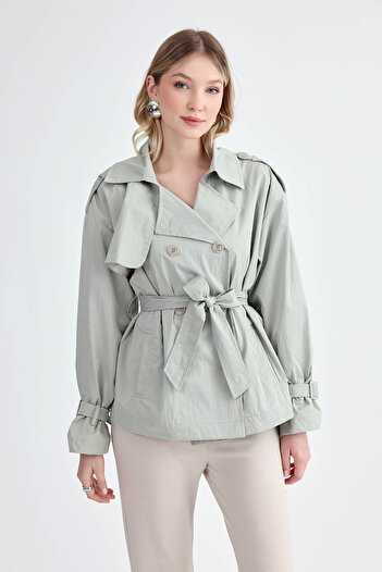 Vitrin Short trench coat with belt