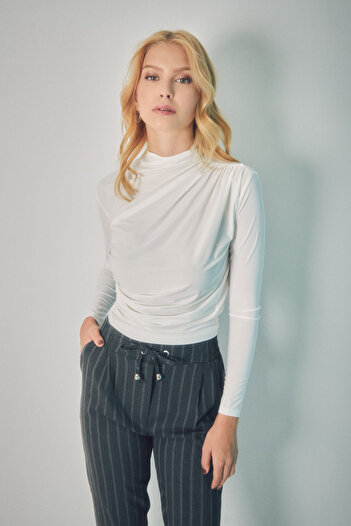 Fulla Moda Side Stitching Gathered Basic Blouse