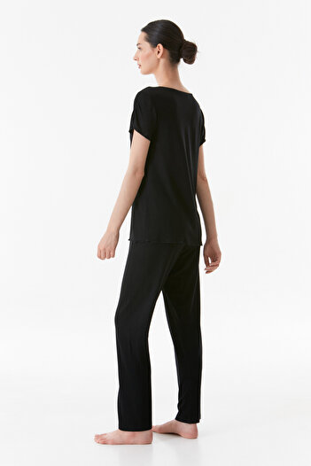 Fulla Moda Basic V Yaka Dantel Detaylı Pijama Takımı