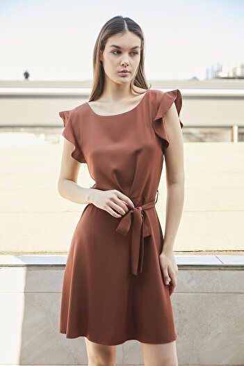 Jument Crepe Fabric Lightweight Lycra Boat Neck Sleeves Flywheel Waist Lace-up Skirt Weightlifting Office Dress -Tobacco