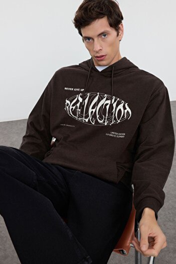 Trendyol Collection Καφέ φούτερ με κουκούλα με κουκούλα με φλις εμπριμέ φούτερ TMNAW25SW00018