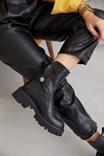 NILUFARR Moss Black Genuine Leather Zippered Thick Soled Women's Boots