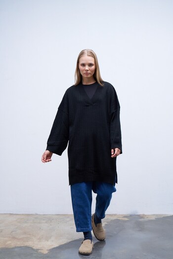 QANU Black V-Neck Knitwear Tunic
