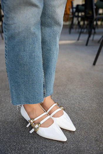 LAMİNTA Viky White Patent Leather Double Banded Gold Buckle Detailed Women's Ballerinas