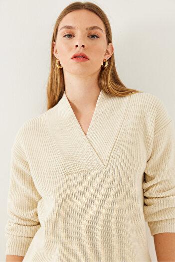 Bianco Lucci Women's V-Neck Knitwear Sweater 20247530