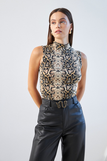 Bipantolon Women's Camel Snake Print Sleeveless Blouse