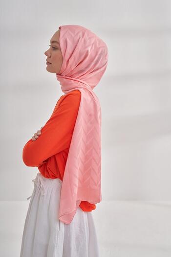 ARMANDA Coral Zigzag Patterned Jacquard Shawl