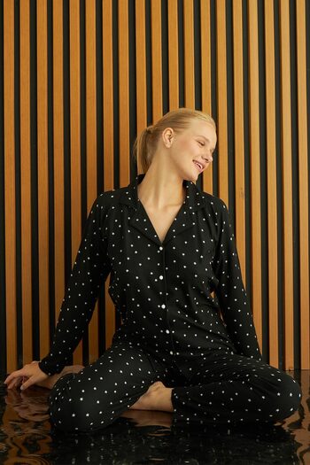 Pijamoni Жіночий піжамний комплект із замші з зірковим візерунком - сорочка з довгими рукавами та коміром