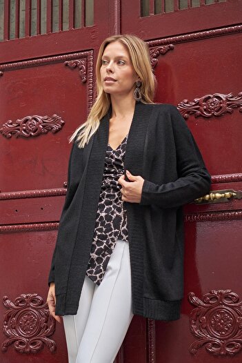 Jument Women's Off Shoulder Long Sleeve Relaxed Cut Long Knitwear Cardigan-Black