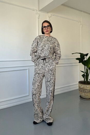 MAGARDE Leopard Print Striped Sweatpants - Beige