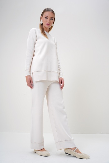 Trend Alaçatı Stili Women's Ecru Crew Neck Stripe Detailed Knitwear Blouse and Trousers Set Alc-X12802