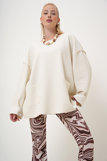 VAGGON Women's Cream Crew Neck Double Pocket Ribbed Oversize Sweatshirt Prm1097