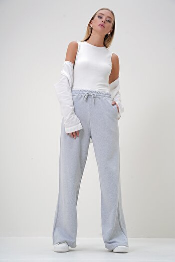 Trend Alaçatı Stili Women's Gray Wide Leg Double Pocket Thick Textured Trousers Alc-X12494