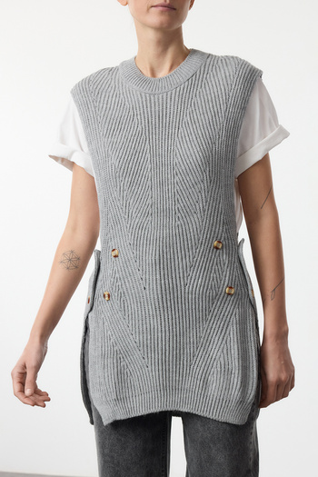 Edit by Trendyol Gray Crew Neck Button Detailed Knitwear Sweater Tedaw25Sv00007