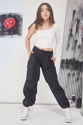 Cansın Mini Black Elastic Leg Cargo Pocket Girl's Parachute Trousers 17562