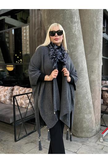 Butik Nilyam Women's Plus Size Fur Collar Poncho Sweat 24641