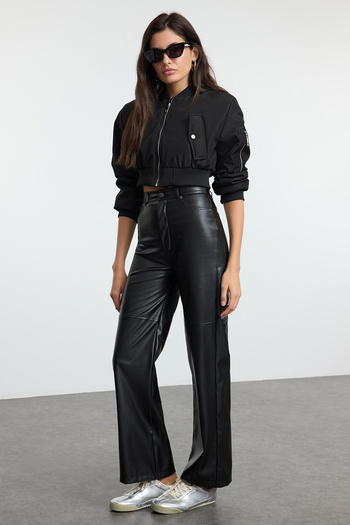 Trendyol Collection Detailní pohodlné kalhoty Black Pipe Leg - Twoaw25Pl00068