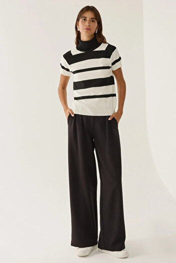 Hiccup Striped High Collar Knitted Top