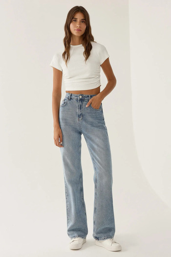 Hiccup Gather Detailed Crop Top