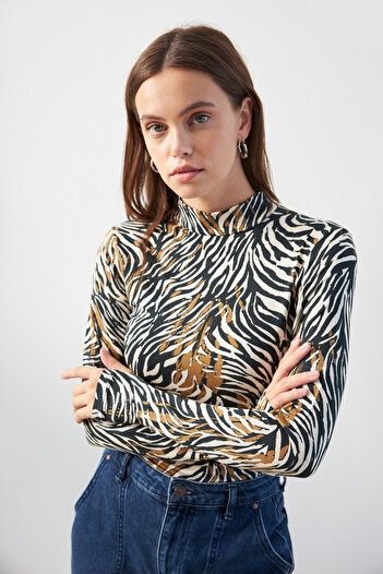 Bipantolon Women's Mustard Gray Zebra Patterned Finger Detailed Bodysuit