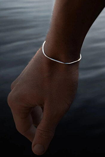 The Collection Unisex Non-Tarnish Ultra Thin Italian Cylinder Chain Silver Steel Bracelet