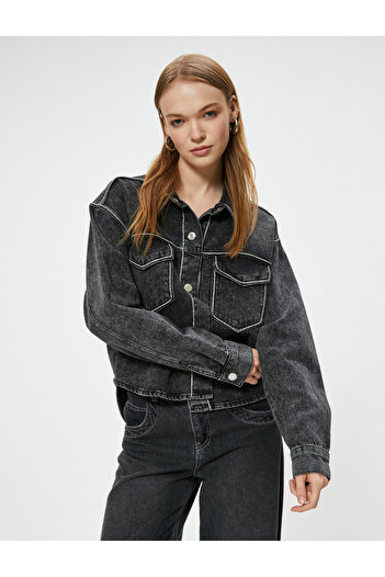 Koton Übergroße Jeansjacke mit Steindetails – Taschen- und Knopfzubehör